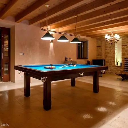 Villa Beautiful Hvar 4 Bedrooms Stone Pine Private Infinity Pool Stunning Sea Views Vrboska