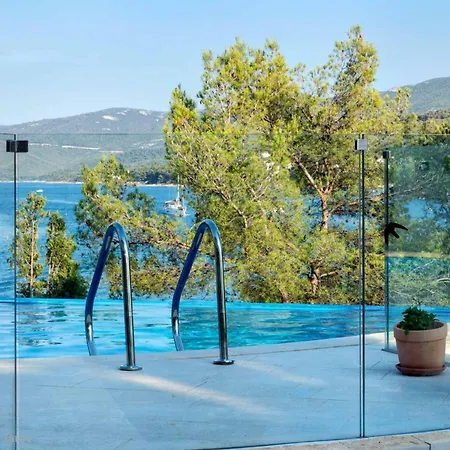 Beautiful Hvar 4 Bedrooms Stone Pine Private Infinity Pool Stunning Sea Views Vrboska *