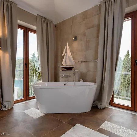 Villa Beautiful Hvar 4 Bedrooms Stone Pine Private Infinity Pool Stunning Sea Views Vrboska Hvar Town