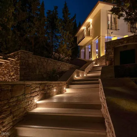 Beautiful Hvar 4 Bedrooms Stone Pine Private Infinity Pool Stunning Sea Views Vrboska Villa Hvar Town