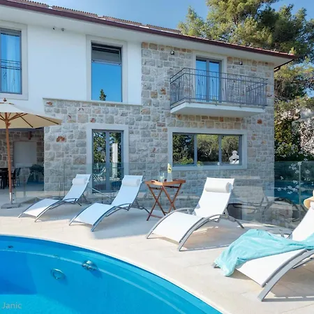 Beautiful Hvar 4 Bedrooms Stone Pine Private Infinity Pool Stunning Sea Views Vrboska *