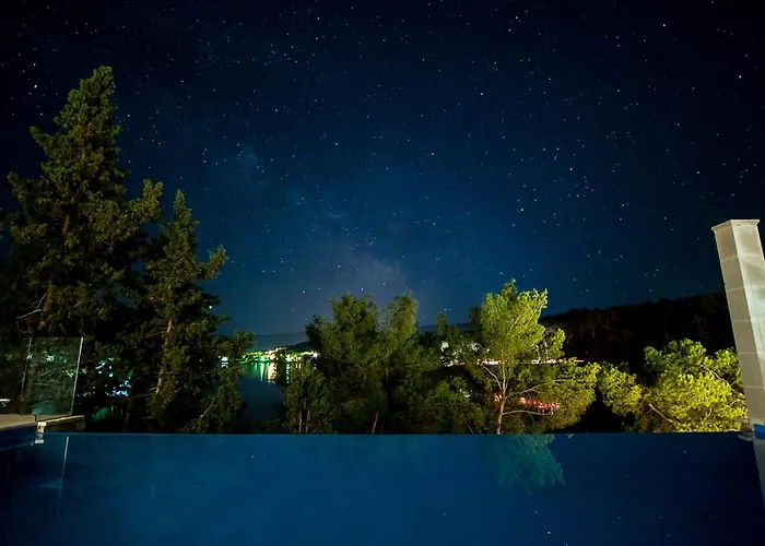 Beautiful Hvar 4 Bedrooms Stone Pine Private Infinity Pool *