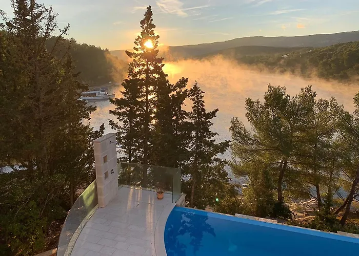 빌라 Beautiful Hvar 4 Bedrooms Stone Pine Private Infinity Pool