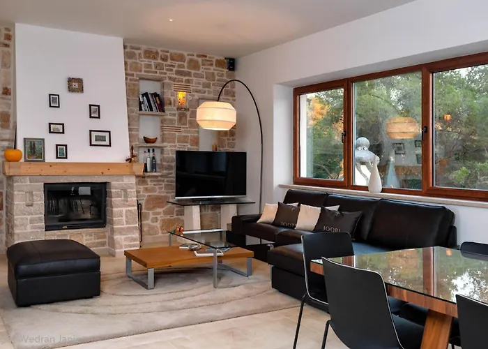 Beautiful Hvar 4 Bedrooms Stone Pine Private Infinity Pool 빌라 *
