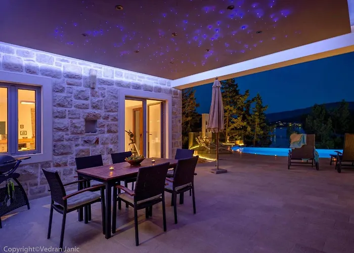 빌라 Beautiful Hvar 4 Bedrooms Stone Pine Private Infinity Pool *