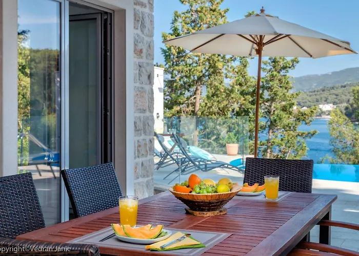 Beautiful Hvar 4 Bedrooms Stone Pine Private Infinity Pool 브로보스카